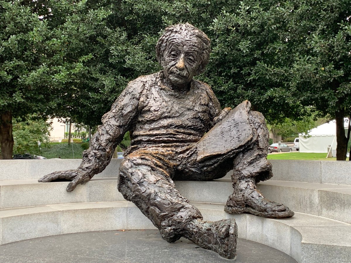 pknoepfler's tweet photo. Here in DC for #sciwri18 and on a walk there's the bonus that I get to see this great sculpture of one of the most amazing scientists ever https://t.co/23pq3Jtbam