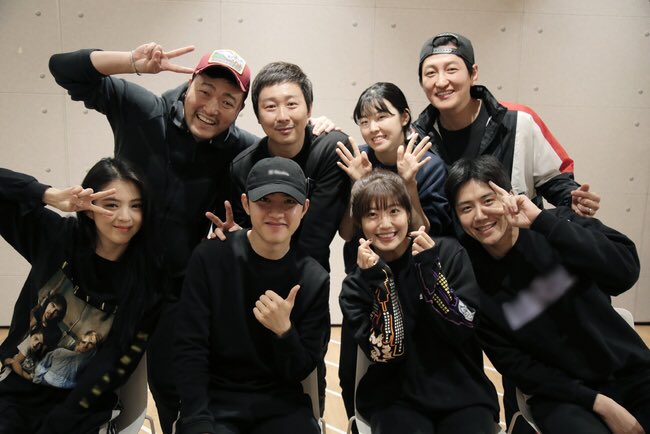CJnDrama's tweet photo. 조선에서 온 신인 혼성그룹 '흑소'유~!
<백일의 낭군님> 시청률 10% 돌파 공약 이행!
👉🏻 https://t.co/n6otDlQLeq

#tvN #월화드라마 #백일의낭군님
매주 [월화] 밤 9시 30분 방송 https://t.co/V9gFYv96cn