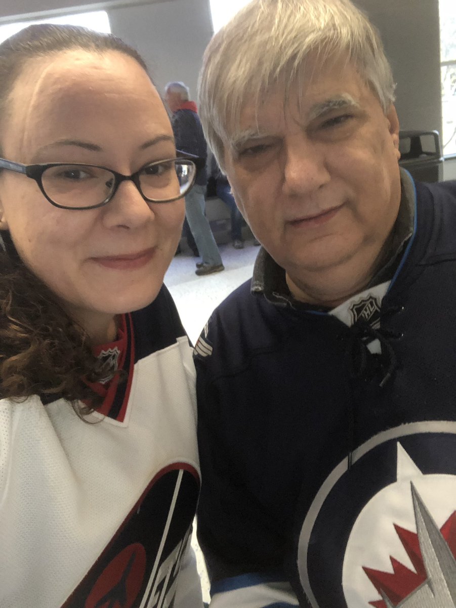 JanelleFerris's tweet photo. At theJets game with my pa #GoJetsGo https://t.co/pb2EvuwCVB