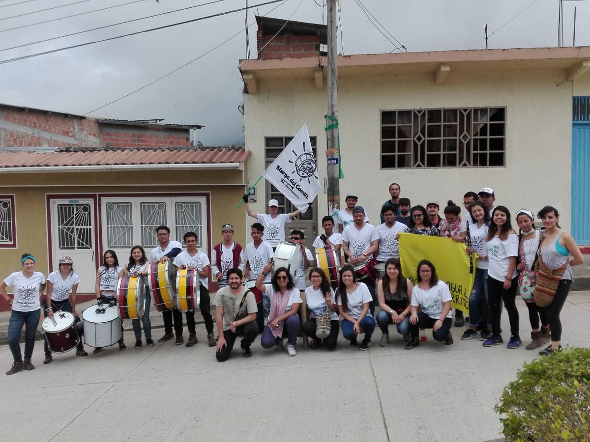 JumentoDon's tweet photo. #SanBernardoVotaNO 
#ConsultasParaTenerVoz
#DictaduraMineroEnergertica 

La gente linda apoyando la Consulta de San Bernardo. Ante fallo de @CConstitucional la gente se sigue moviendo para tomar decisiones sobre sus territorios.

Suma Paz,
Suma Vida https://t.co/EV9d7o5ze2