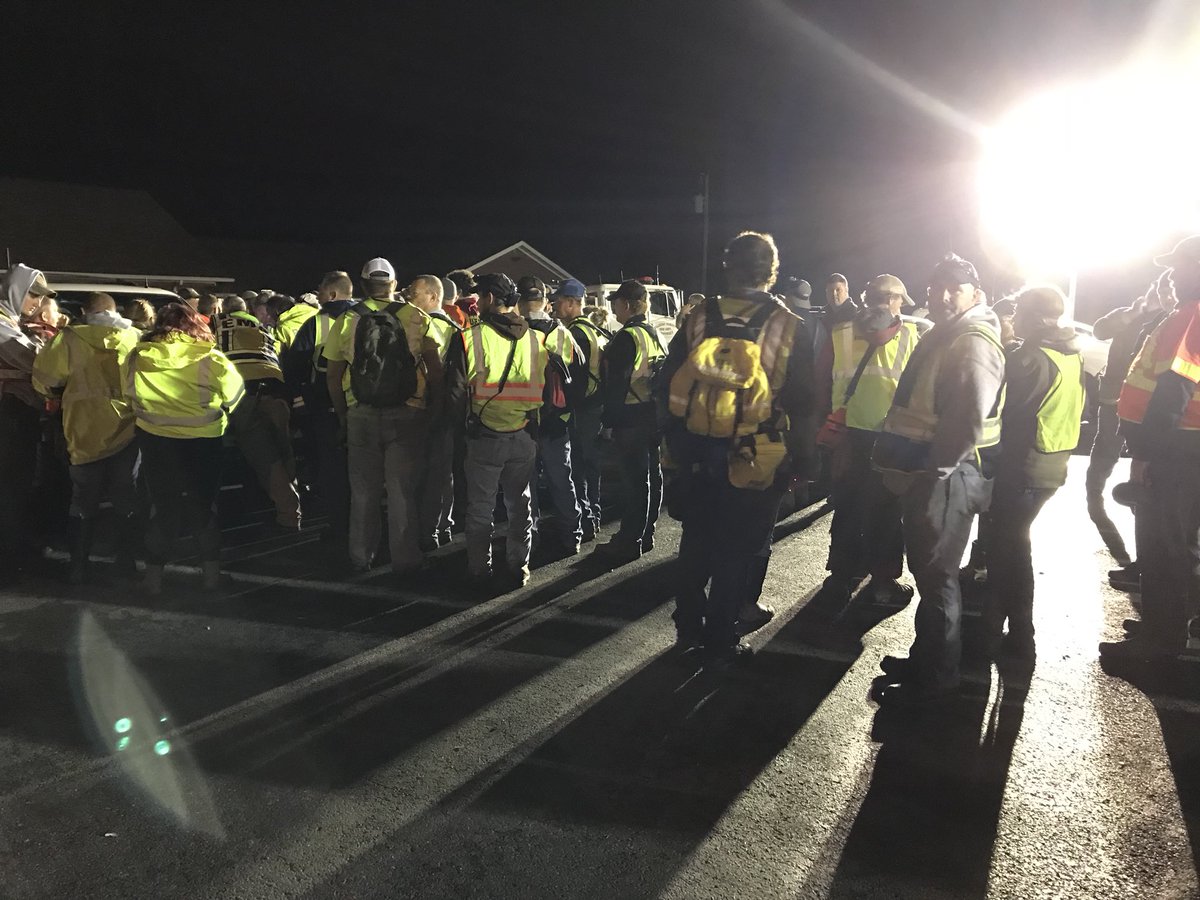 TprPurdy's tweet photo. - - UPDATE 8:55 PM - -
SEARCH &amp; RESCUE Teams are looking at the map and heading out to expand the search for 3-year-old Eden Hines. https://t.co/2i5pRl1v8T