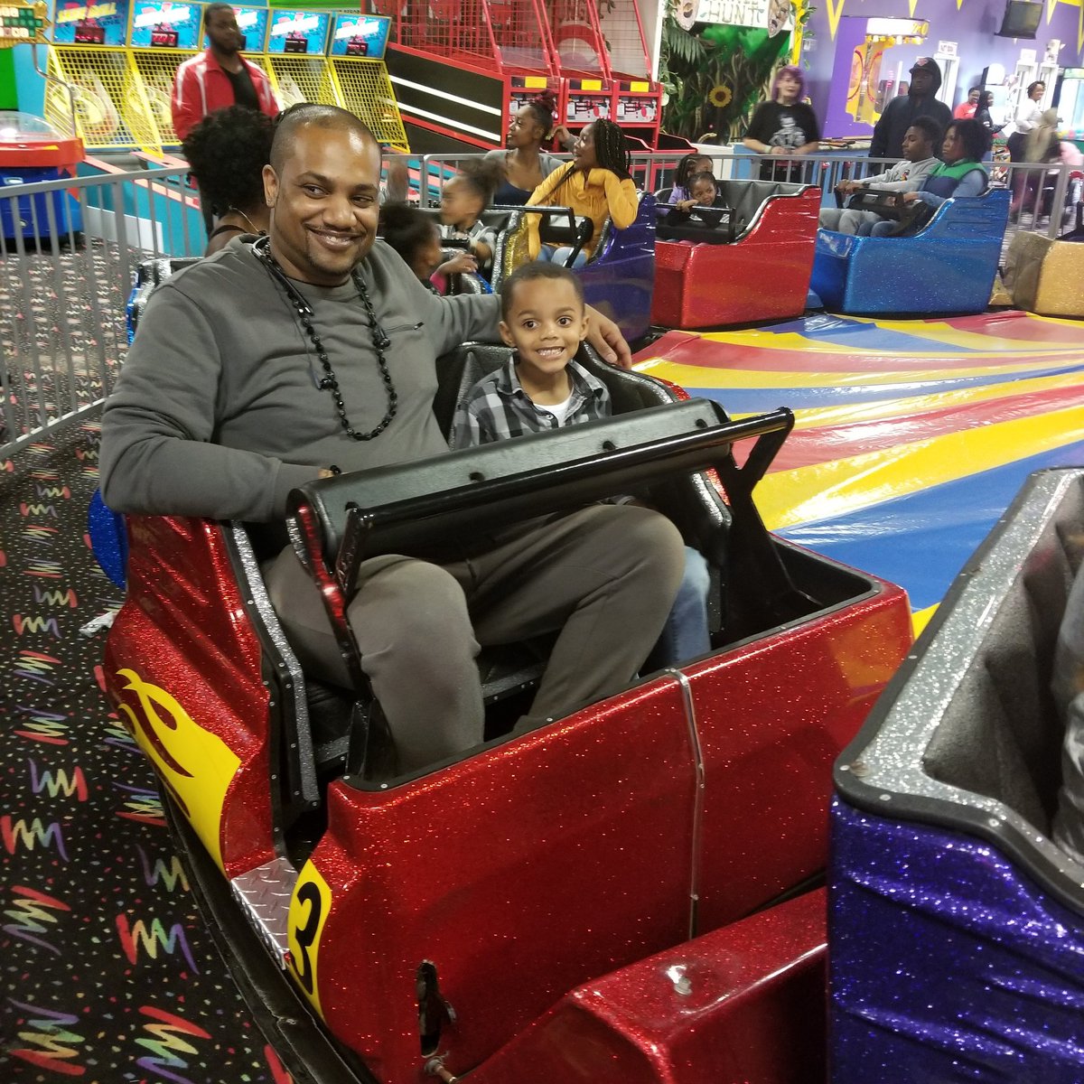 Russell_Anthony's tweet image. All😁Smiles #FunStation #SaturdayDaddyDay #WeekendInNewYork