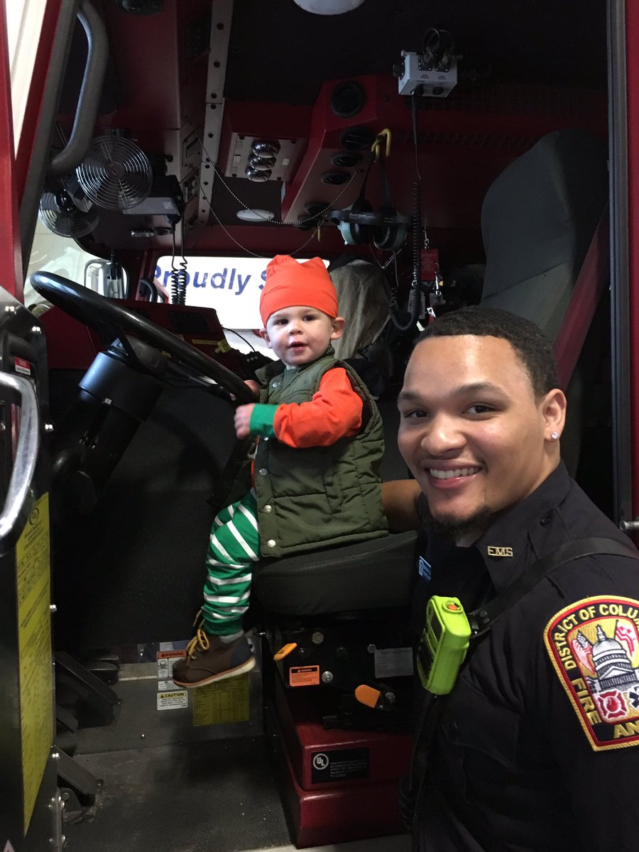 DowntownMTB's tweet image. @dcfireems Thank you Firefighter Mr. Brian for making my son, Mateo’s day! Engine 2 was looking really sharp as well. #DCsBravest #engine2 #FirePreventionWeek2018 #professionalism #mateolawrence