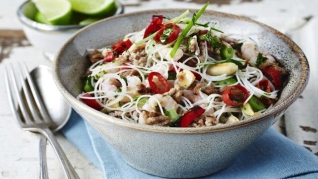 wok_foods's tweet photo. Shirataki noodle salad with pork and vegetable. #food #konjac #healthyfood #vegetarian #wokfoods #veggie #madeinthailand #vegan #yummy #healthy #instafood #7kacl #foodofinstagram #veganlife #shirataki #thaiproduction #soup #noodle #foodie #veganfoodshare #love #repost #lowcarb https://t.co/utRTlTgSda