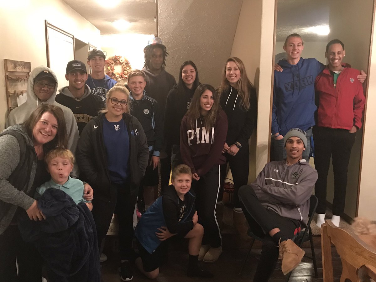 YCProfVG's tweet photo. We celebrated @Patty_B12's bday! Played some Go Fish, Uno, Ping Pong....@Magikarpinski keep working on your game. ๐ #adoptedstudents #family #MyYC https://t.co/4b7WVLIxwJ