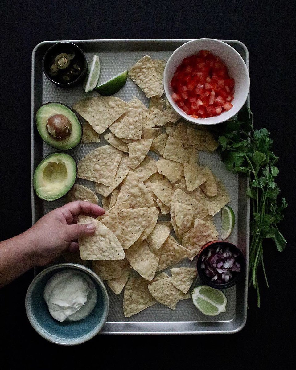 bitesofvancity's tweet photo. My favourite thing about making nachos is how you can use a variety of toppings. The best part about making nachos on a big sheet pan is that you can load it with as many toppings you’d like. What’s your nacho topping must-have? @PadernoKitchenware #Itsacookingthing #ad https://t.co/J5CHT4pjGb