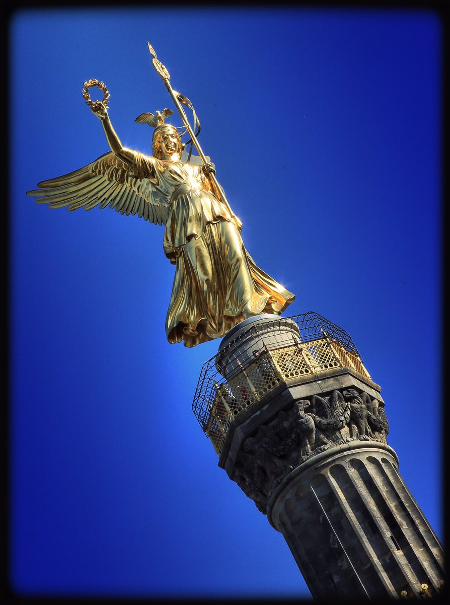 ChrissyvWellean's tweet photo. ... no vertigo ... #berlin #victorycolumn #berlinvictorycolumn #statue #landmark #travel #explore #shiny #gold #history #bigstar #grosserstern #siegessäule #bluesky https://t.co/T0v2BfvO0y
