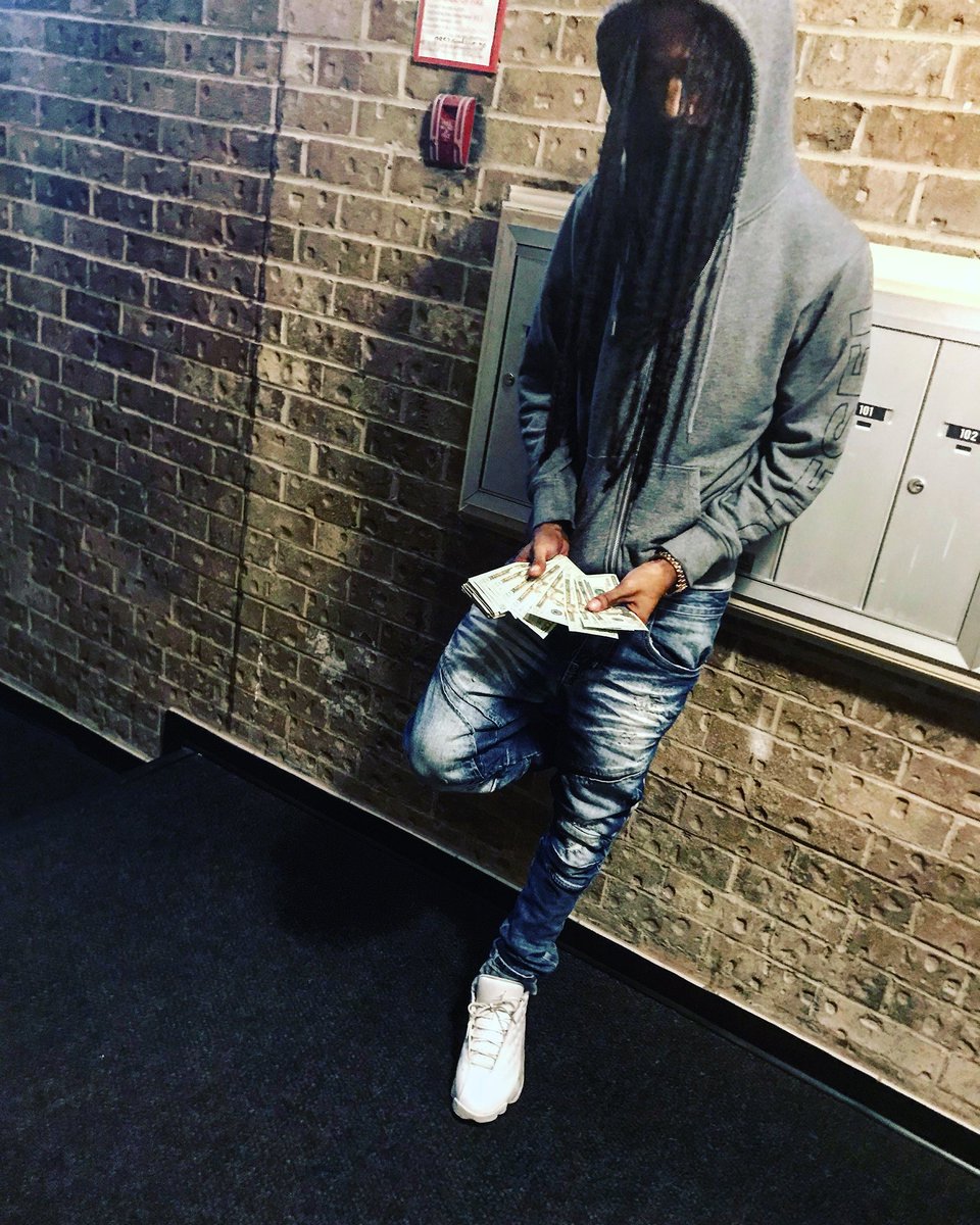 BiggStarrNigga's tweet photo. Me Nd My Plugg Never FallinOut!!! #OnGod #BiggStarrNigga #SOSGG https://t.co/84u9UNYsUV