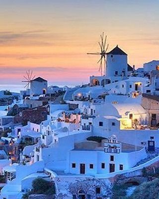 GlobalSunSeeker's tweet photo. With its classic architecture and its ebullient land and skyscape, Santorini is a city of love. #summer #santorini #greece #love https://t.co/55VJvqiuO3