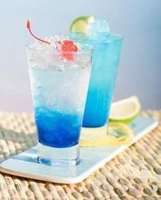 GlobalSunSeeker's tweet photo. Cool off with a tropical cocktail as you savor the season of summer. #summer #blue #cocktail https://t.co/MGZM1zrGIh
