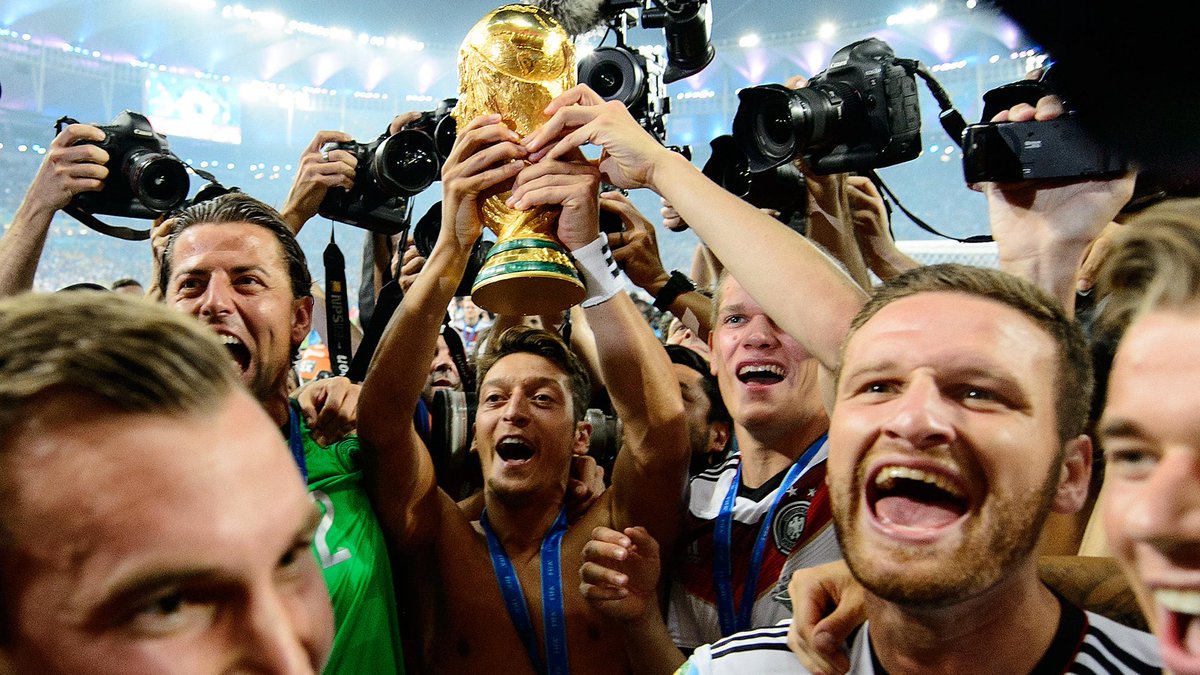 DFB_Team's tweet photo. Happy Birthday, #Weltmeister! 🎉
@MesutOzil1088 https://t.co/XY2AhZ123B