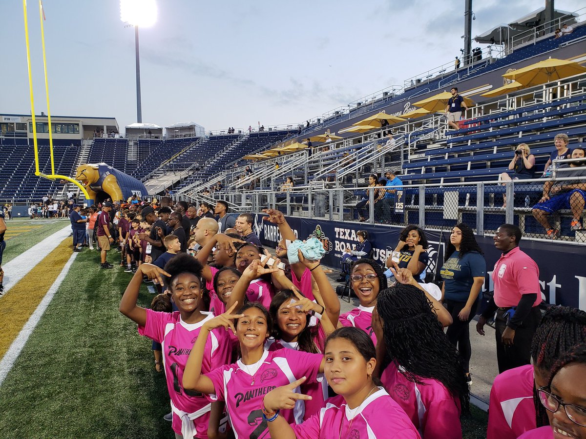bigmelvin54's tweet photo. My Flag Football team had a great bonding experience at the FIU vs MTSU football game. https://t.co/4k3O0BIaG0