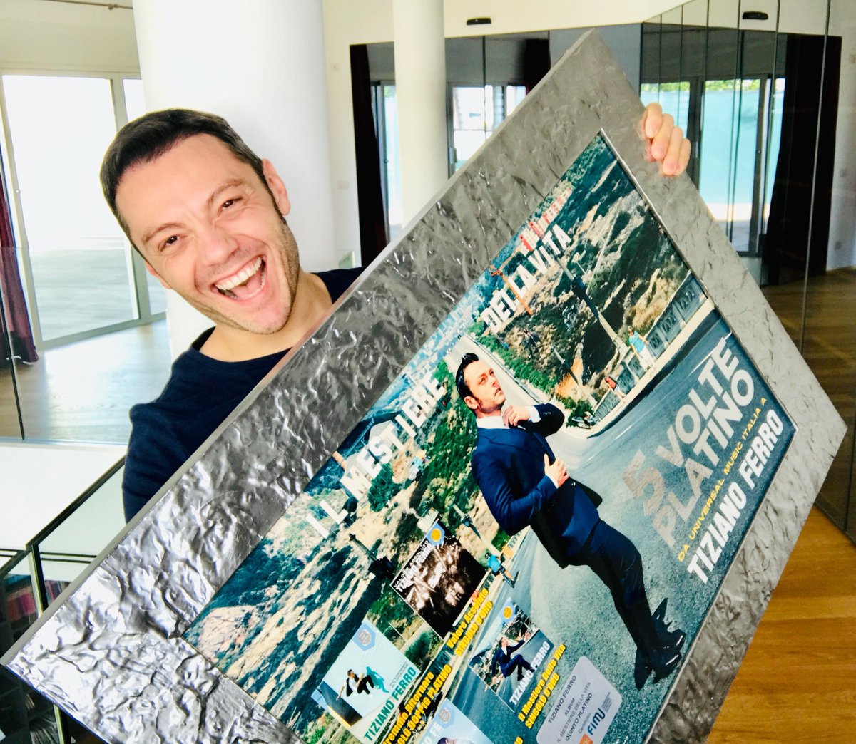 TizianoFerro's tweet photo. Eh ma così finisce che ci prendo gusto!!!
Ancora, grazie! 💙

I might start to like this!!!
Thank you, again!💙

Esto esta empezando a gustarme!!
Una vez más, Gracias!💙
💿💿💿💿💿
#5platino
#5xplatinum
#ilmestieredellavita
#eloficiodelavida https://t.co/cbNnAe4H3L
