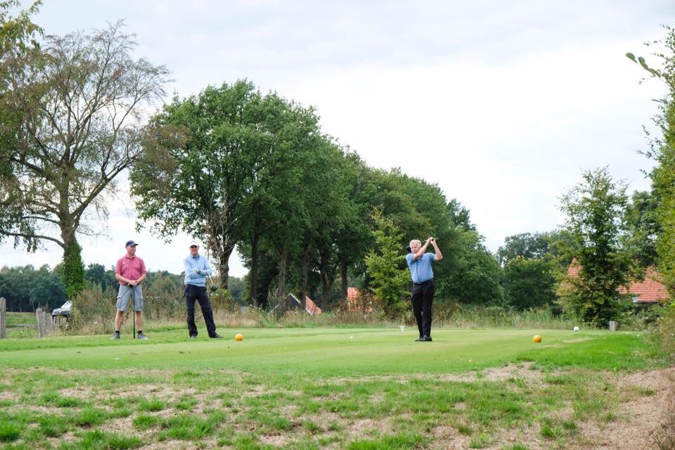 Afgelopen vrijdag besloten wij de vier golfdagen voor <a href="/berghinhetzadel/">berghinhetzadel</a> met een prachtige, emotionele en hartverwarmende laatste golfdag. Althans voor 2018...
Het verslag van deze innoverende dag vind je hier: berghinhetzadel.nl/acties/golfdag… #golfdagbergh #golf