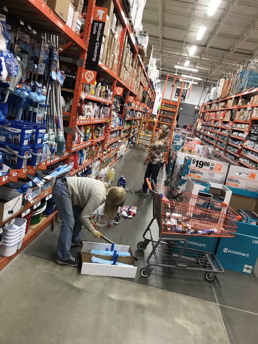 GautamW's tweet photo. Rack dive time. #RackDive #1523Rocks @MiriamAcevedo7 @DVasquez_D214 @LaurenSmith0929 https://t.co/mjlq9dRHOk