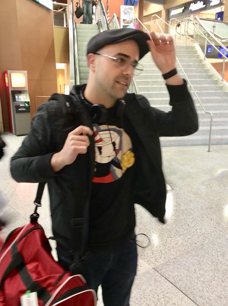 CryptoLoren's tweet photo. Only @davetango could be this crazy in the Fargo airport and get away with it! Safe journeys, my friend. Tango and I seem to regularly overlap in van rides or airport departures. #Syncs ~ @CryptoLoren //@BrightStarPromo @sscasino #paracon2018 https://t.co/iSFFWfQdpV