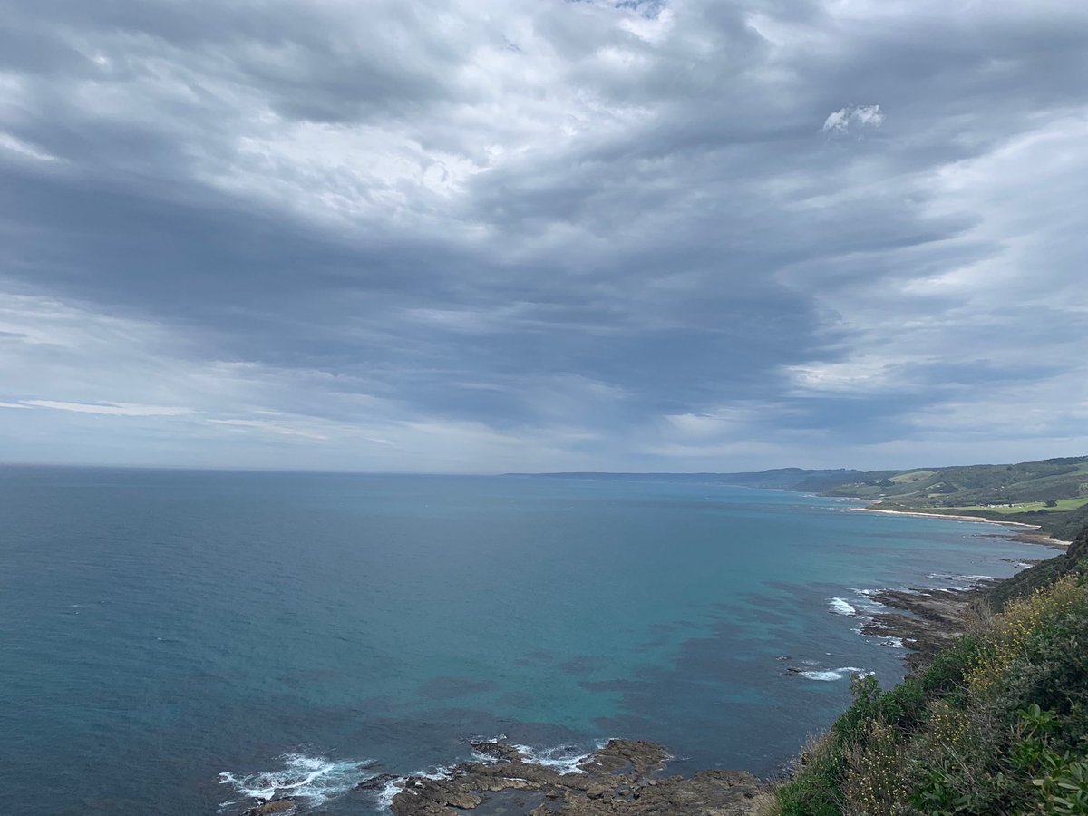 Swan55NL's tweet photo. Spannende luchten boven South Coast Australië , Apollo Bay Beach. Zonder de ELLINOR , die ligt in Valencia. https://t.co/MPBHRyMhGc