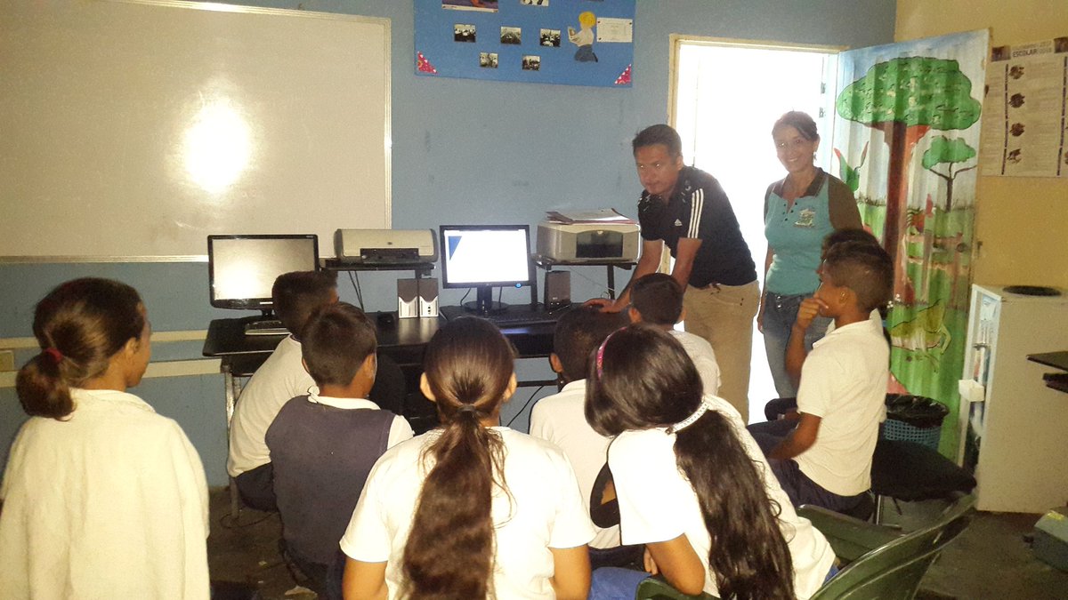 ebkm_96's tweet photo. Video Foro sobre los 19 Aniversario de las Escuela Bolivarianas https://t.co/Dpa35PzZTK