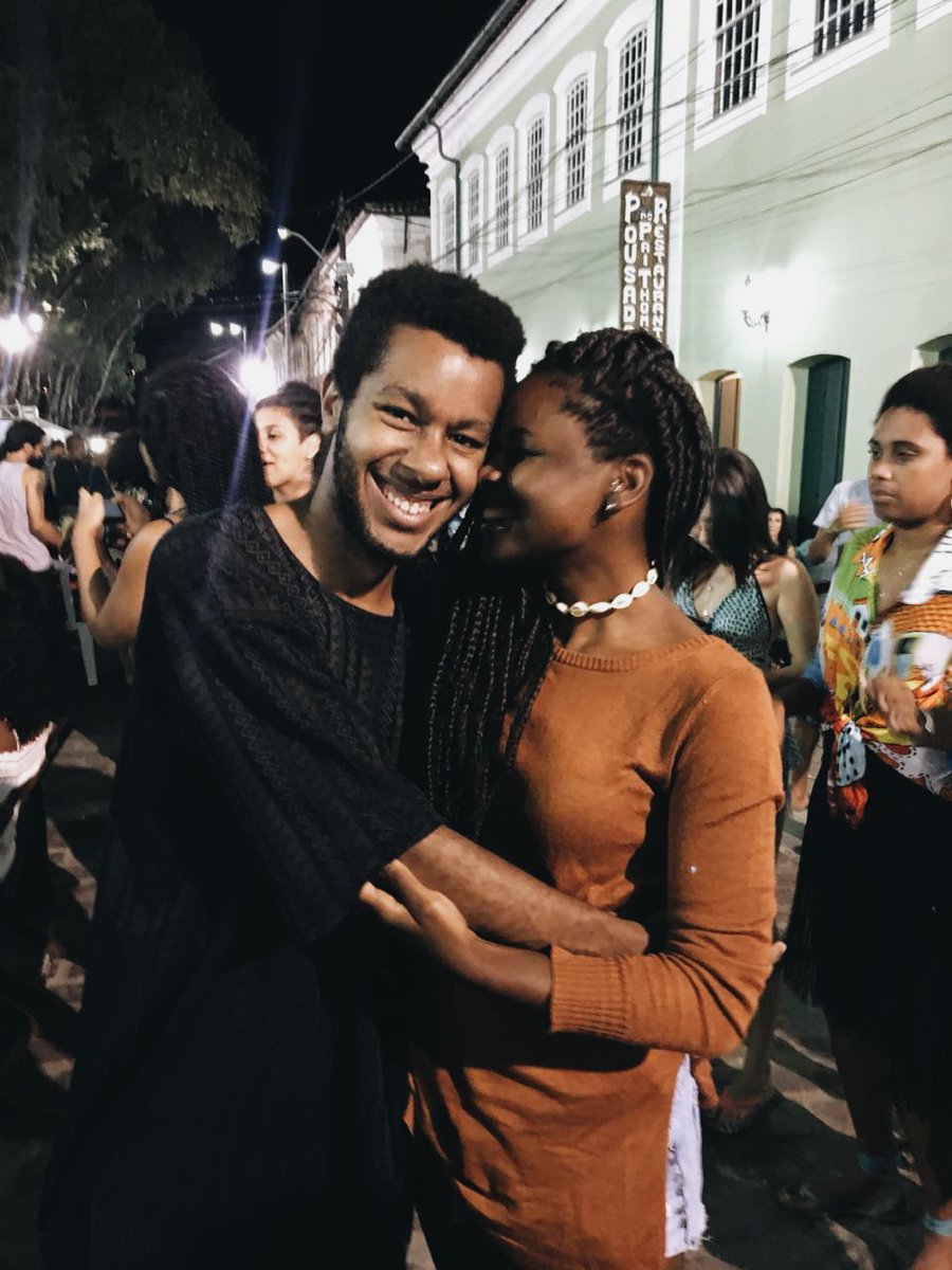 eumarvin's tweet photo. Pretos &amp; Pretas estão se amando. #BlackIsBeaultiful https://t.co/oMZXgDIlBa