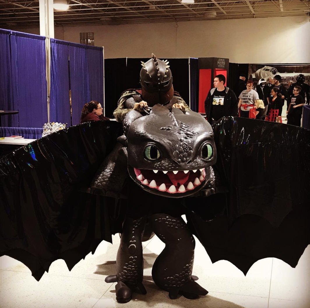 cosplayamerica's tweet photo. Toothless #kokomocon in Kokomo, Indiana this past weekend
Photo : https://t.co/8FrsrXLAr0 https://t.co/58A9wI864v
