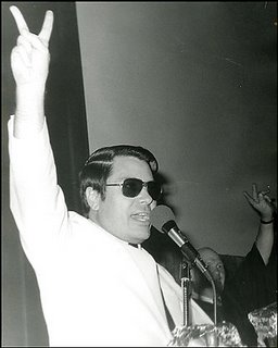 OurFamilyAlbum1's tweet photo. Uncle Pauly, doing his impersonation of Richard Nixon. https://t.co/NJbDMynxfs