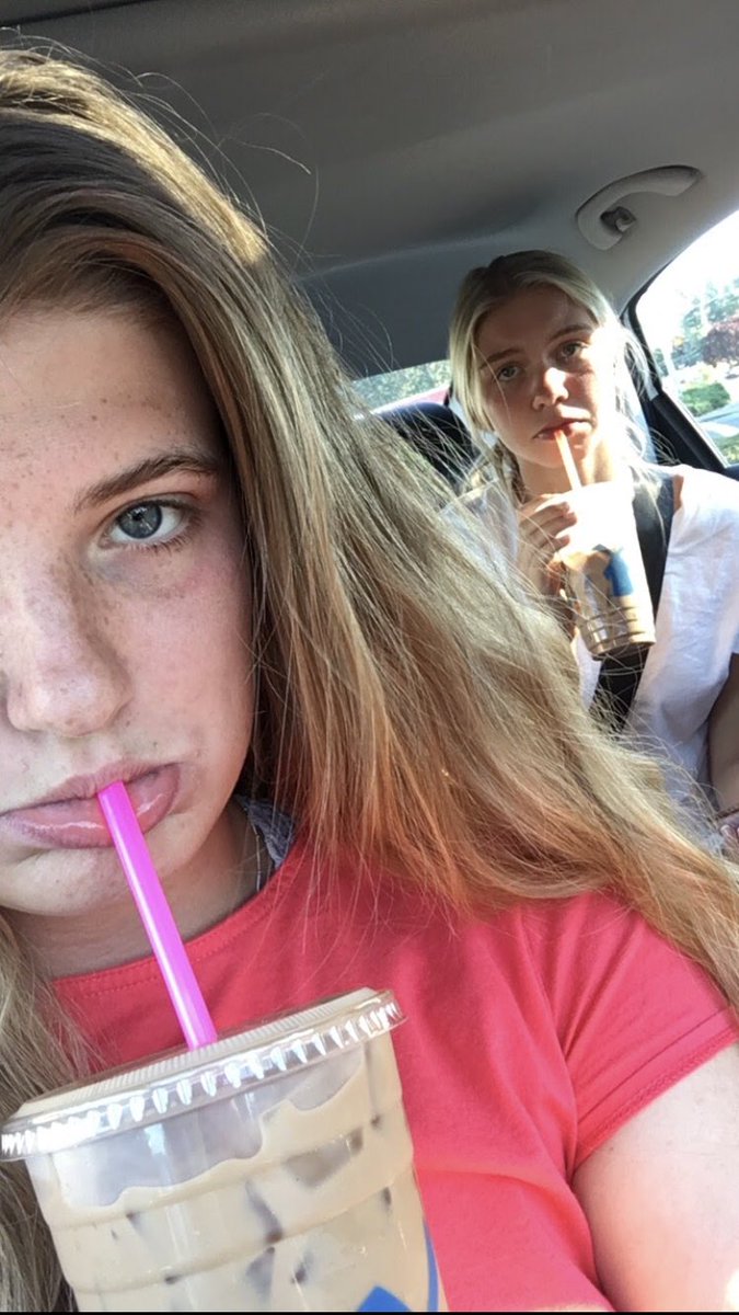 kenzieeeeea's tweet photo. HAPPY BIRTHDAY @MandyyMitchell wishing I was with you muff. Love you from London to Disney and back. https://t.co/YuANUr69KC
