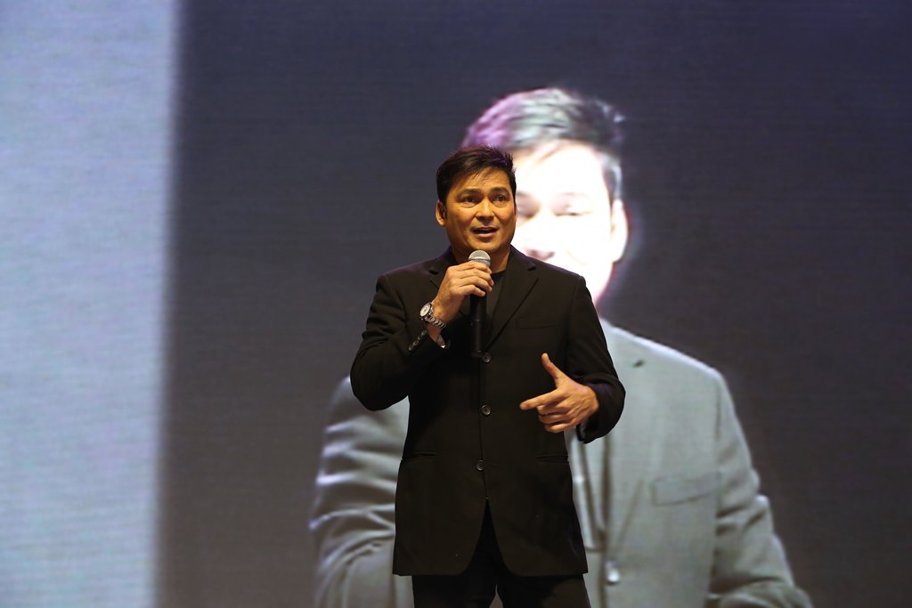 BoardwalkPH's tweet photo. #BWSalesAwards2018 #BWinOkada #BWHollywoodPremiere #BoadwalkPH

#GabbyConcepcion wowed the crowd with his production number! https://t.co/9DZwas7ZFv