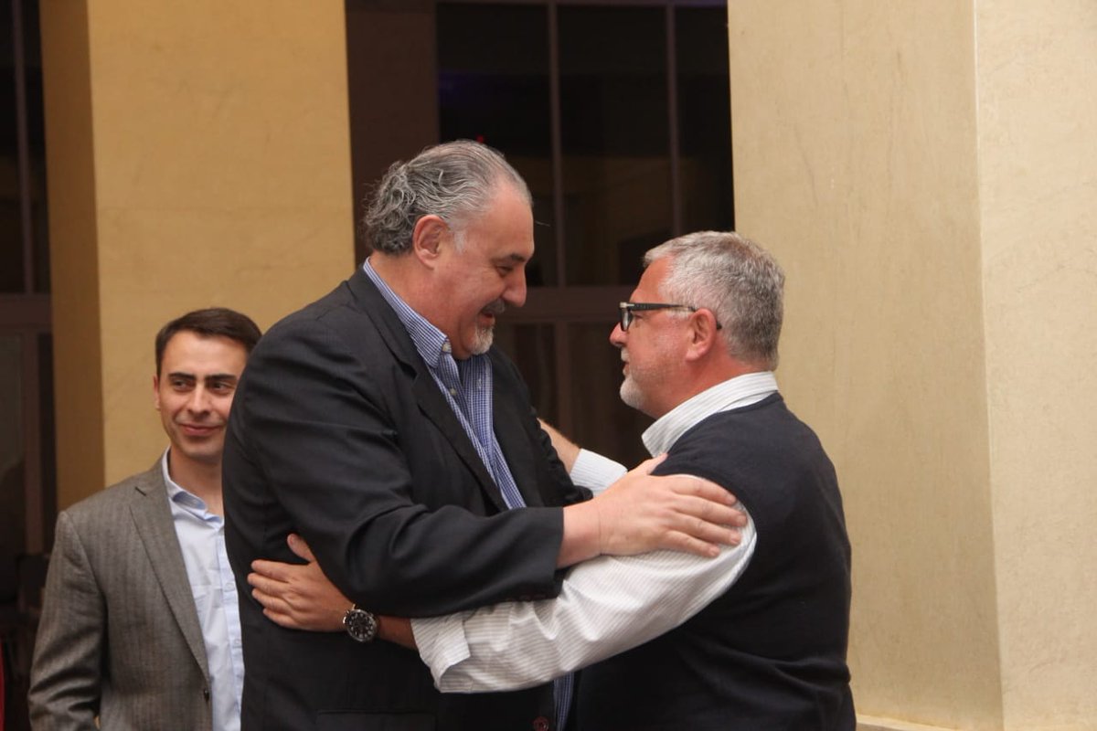 Recibimos junto al gabinete de la @esmedicinamdp  y  autoridades de la <a href="/unmdp/">Universidad Nacional de Mar del Plata</a> el Rector @Pajaromdq y  vice  <a href="/AntenucciDaniel/">Daniel Antenucci</a> a los 20 decanos de las facultades y escuelas públicas de medicina del país. Comienza el VI Congreso FAFEMP en Mar del Plata. Gracias universidad pública!!