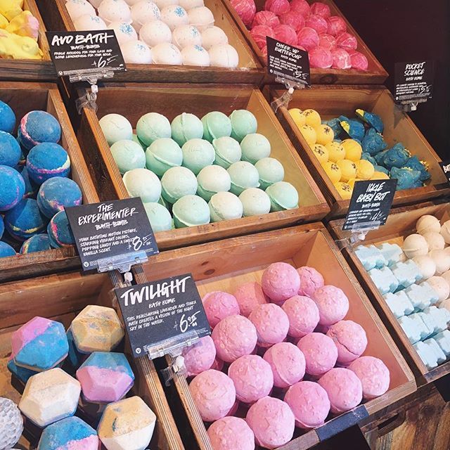 logicalharmony's tweet photo. Do the Twilight bath bombs from @lushcosmetics make anyone else excited for cool fall nights? They are the perfect relaxing treat at the end of the day.
.
#bathart #lush #skincare #logicalharmony #crueltyfree #fightinganimaltesting #logicalharmonyapprove… https://t.co/eUl3wjoVXU https://t.co/qDla8gF3K0