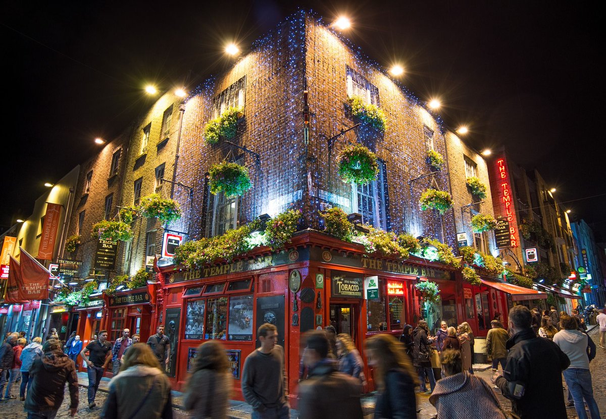 IreLuxuryTravel's tweet photo. Winter is the best time to visit #Ireland if you are looking to avoid crowds of tourists. Depending on the type of vacation you are planning, here's when you should visit Ireland. https://t.co/sZ04n11Zr3 #IrelandTravelTips https://t.co/AsiIrfPhvM