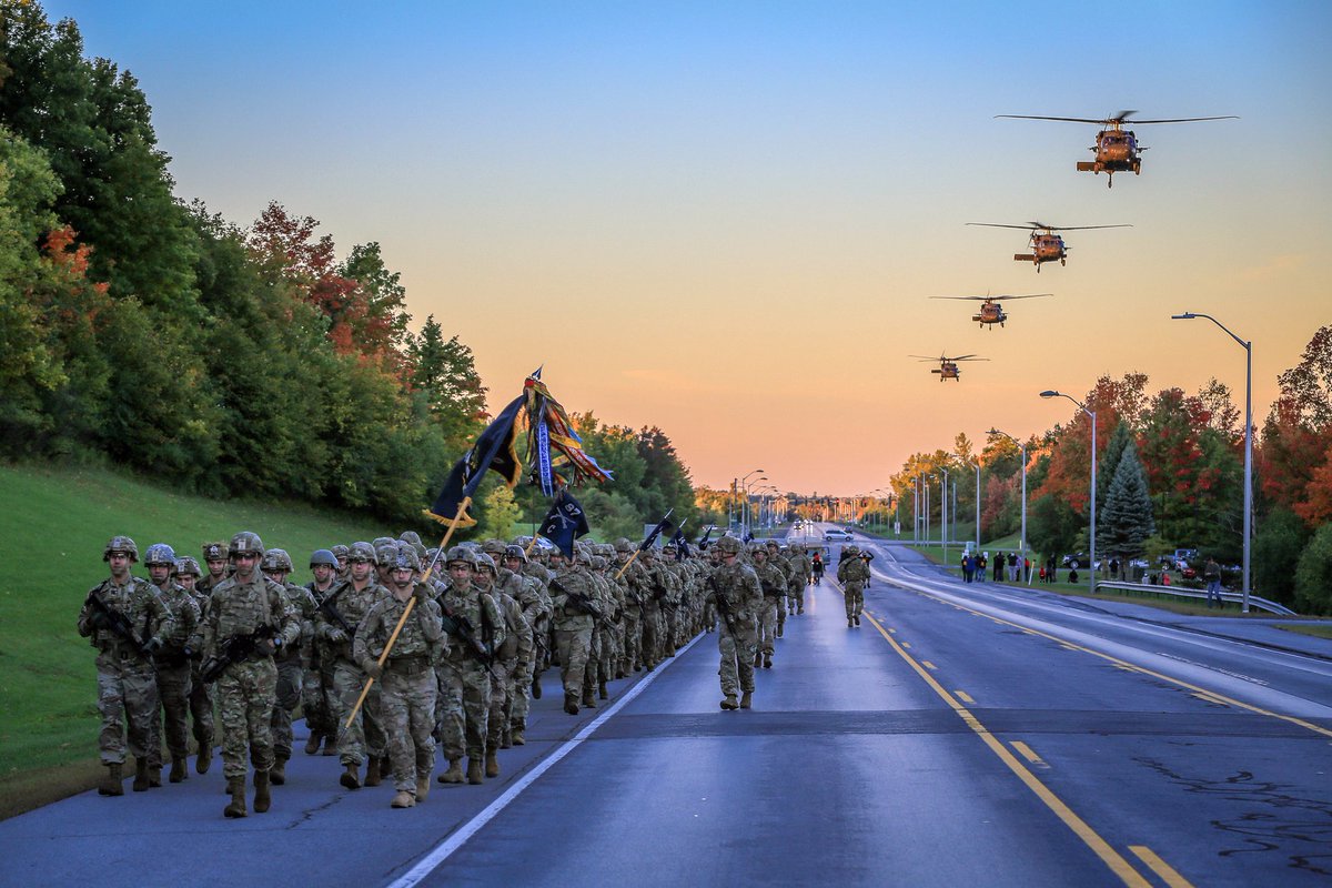 USArmy's tweet photo. Veterans from the Battle of Mogadishu and #USArmy Soldiers from across @2BCT10thMtnDiv ran the 'Mogadishu Mile' Oct. 5 as a remembrance to those who fell 25 years ago in Somalia.
 
U.S. Army photo by Capt. Matthew Pargett https://t.co/66CLOUm8Ud