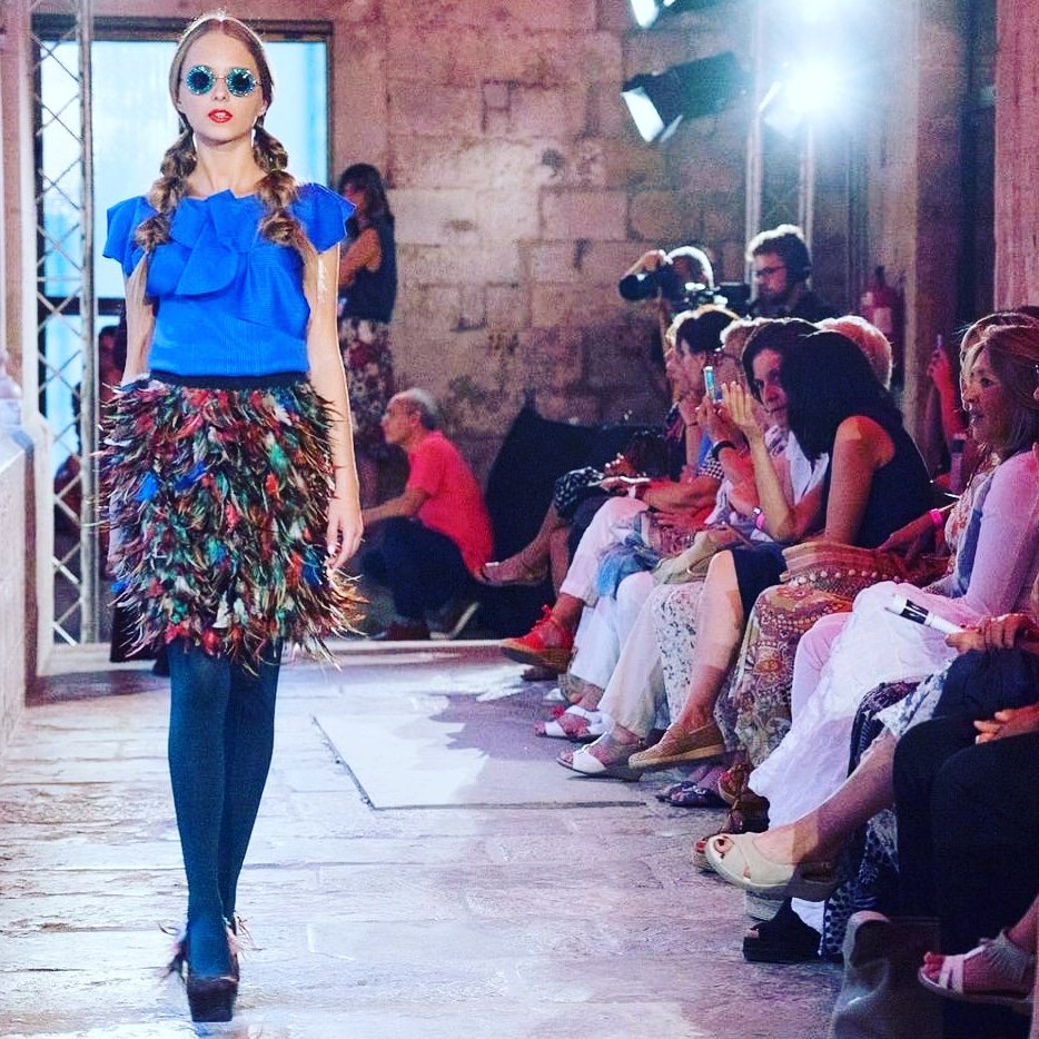 celiavela's tweet photo. Celia Vela #colección #otoño2018
#nowinshop #azul #plumas https://t.co/0D9zb13cFG