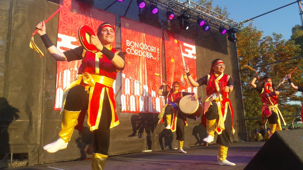 veronicasudar's tweet photo. Hoy en la festividad japonesa Bon Odori en el Jardin Japones de #Córdoba.
#BOCBA18 https://t.co/faMsrK66fq