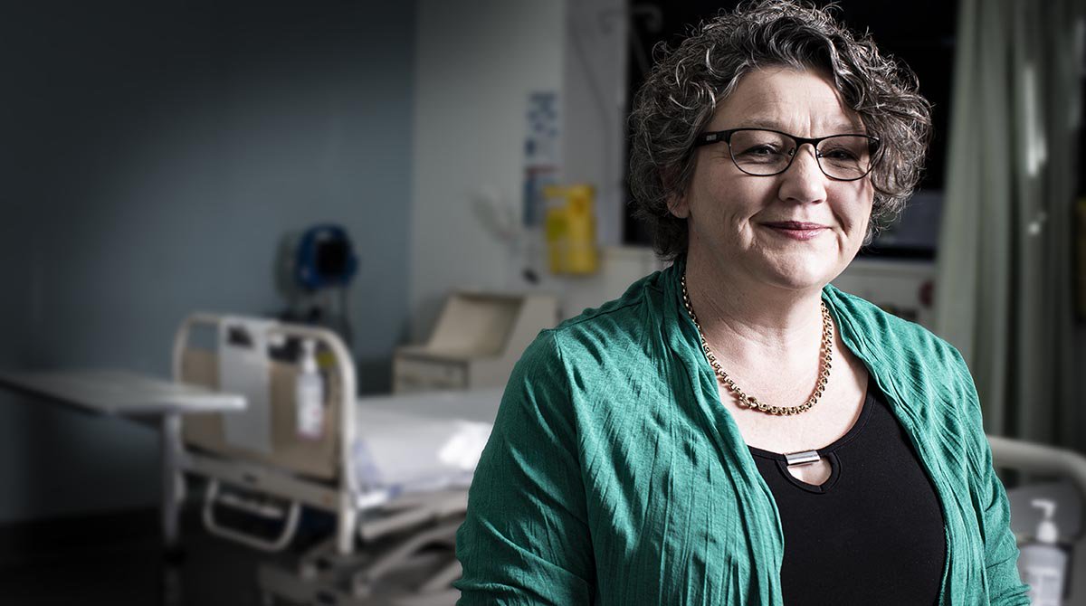 Dr @jennysim_1 created the #AUSNOC nursing data registry to improve the safety and quality of #nursing care as well as #patient outcomes, all while also reducing costs bit.ly/2pd2kql #healthcare #impactmaker @iAccelerateClub