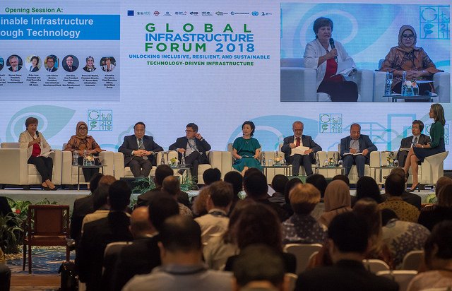 ADB_HQ's tweet photo. ADB, @WorldBank  vow to wipe out infra financing gap https://t.co/5b827UvQIU via @BusinessMirror #2018GIForum https://t.co/KBGd3fLfgH