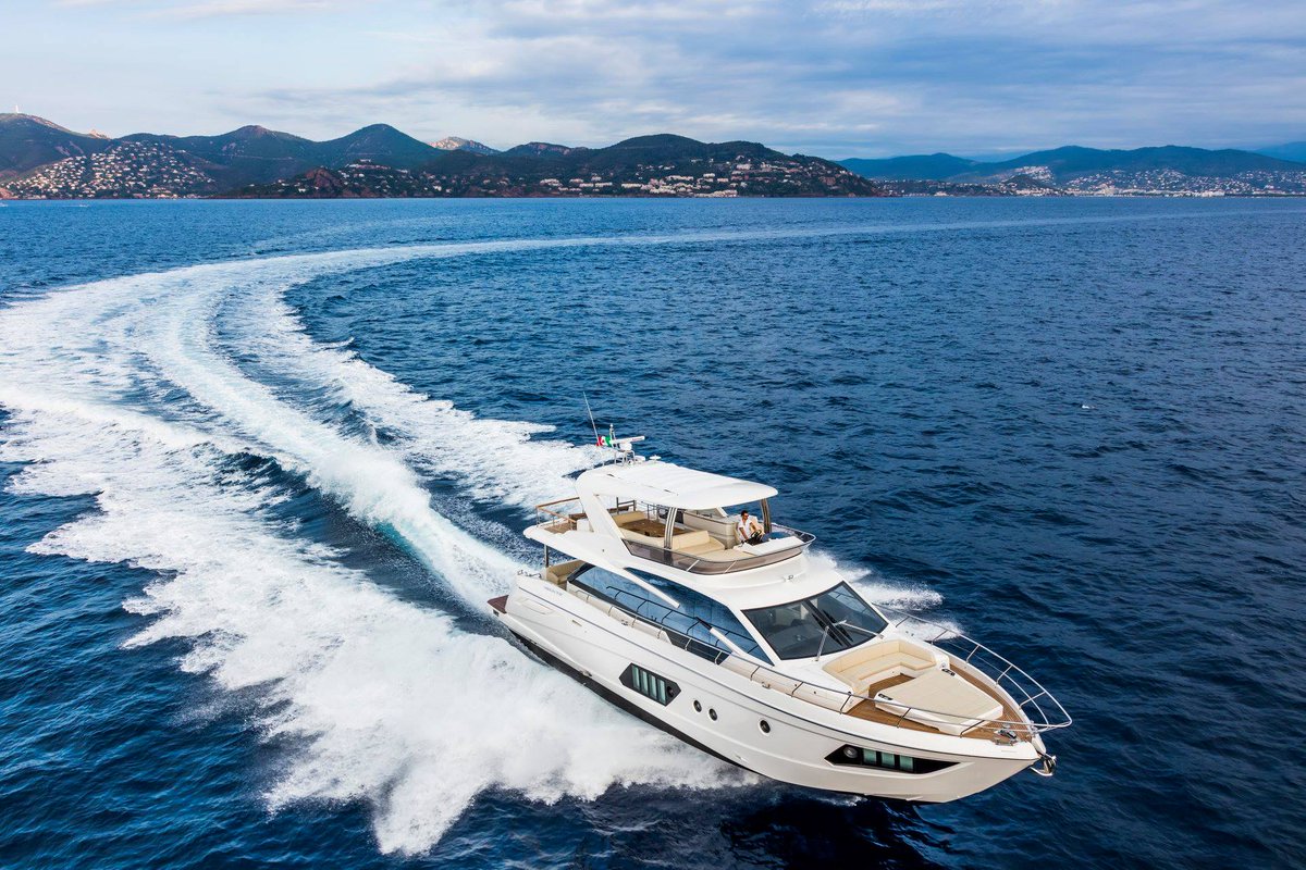 AbsoluteYachtHK's tweet image. The flagship of the Flybridge range Absolute #72Fly is designed to respect the environment by combining unprecedented sportmanship with reduced consumption.
#AbsoluteYachts #ReachingForTheAbsolute #WeMakeItAbsolute