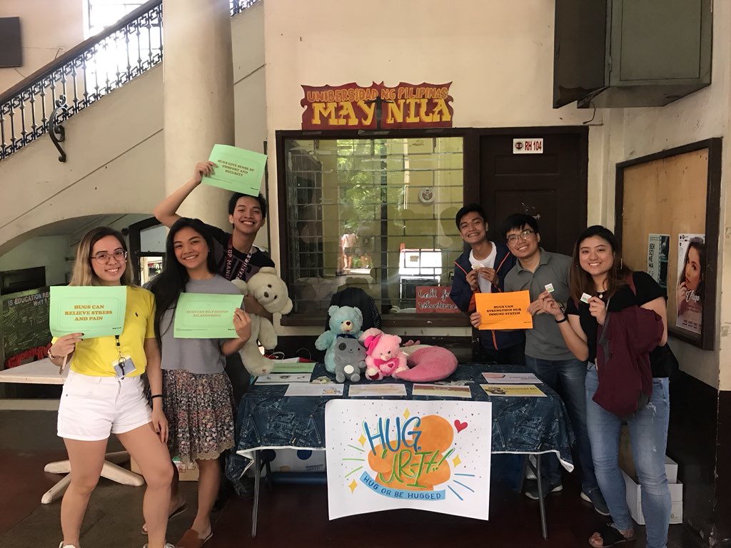 UPMMHC's tweet photo. Good afternoon CAS! The booth is now open for...hugs!! 🤗

Visit us at the RH lobby for Hug-Ur It! Let’s spread love and positivity around 💙

#TunayNaKwento 
#PagusapanAngIsipan https://t.co/RoCUBAmeeU