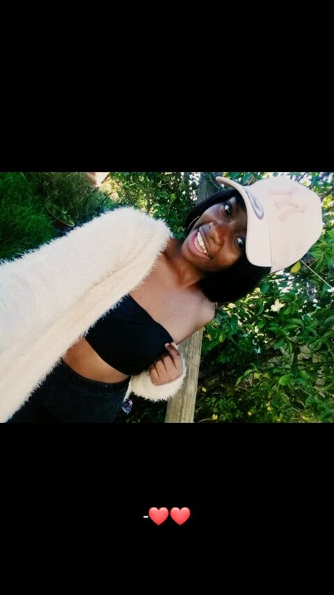 Lindieey1's tweet photo. Before the weight gain🙈😁 https://t.co/UOdR7guqDX
