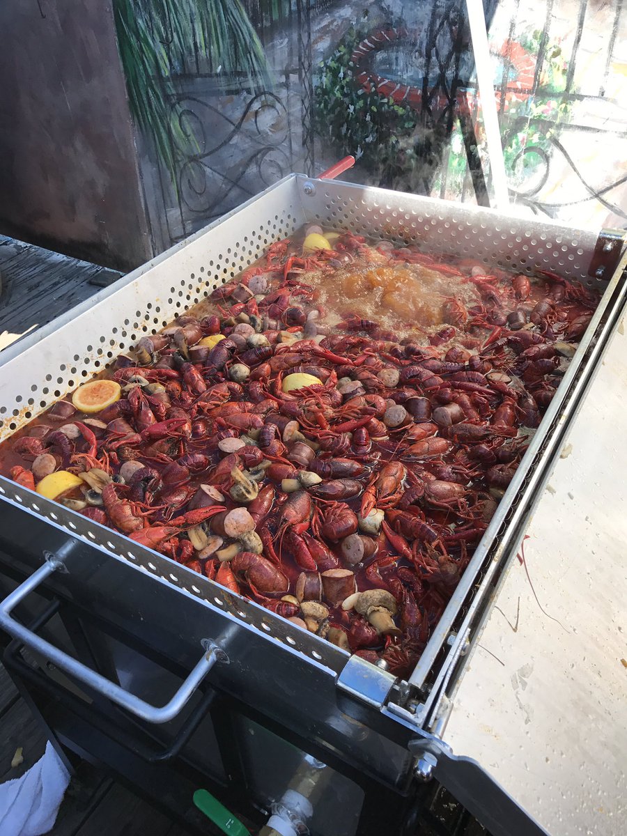 texaspina's tweet photo. fundraising for #tdp200 with #projecttutu team in #Houston #crawfish #raffle #silentauction #YSC20 https://t.co/CmV9dL6zy3