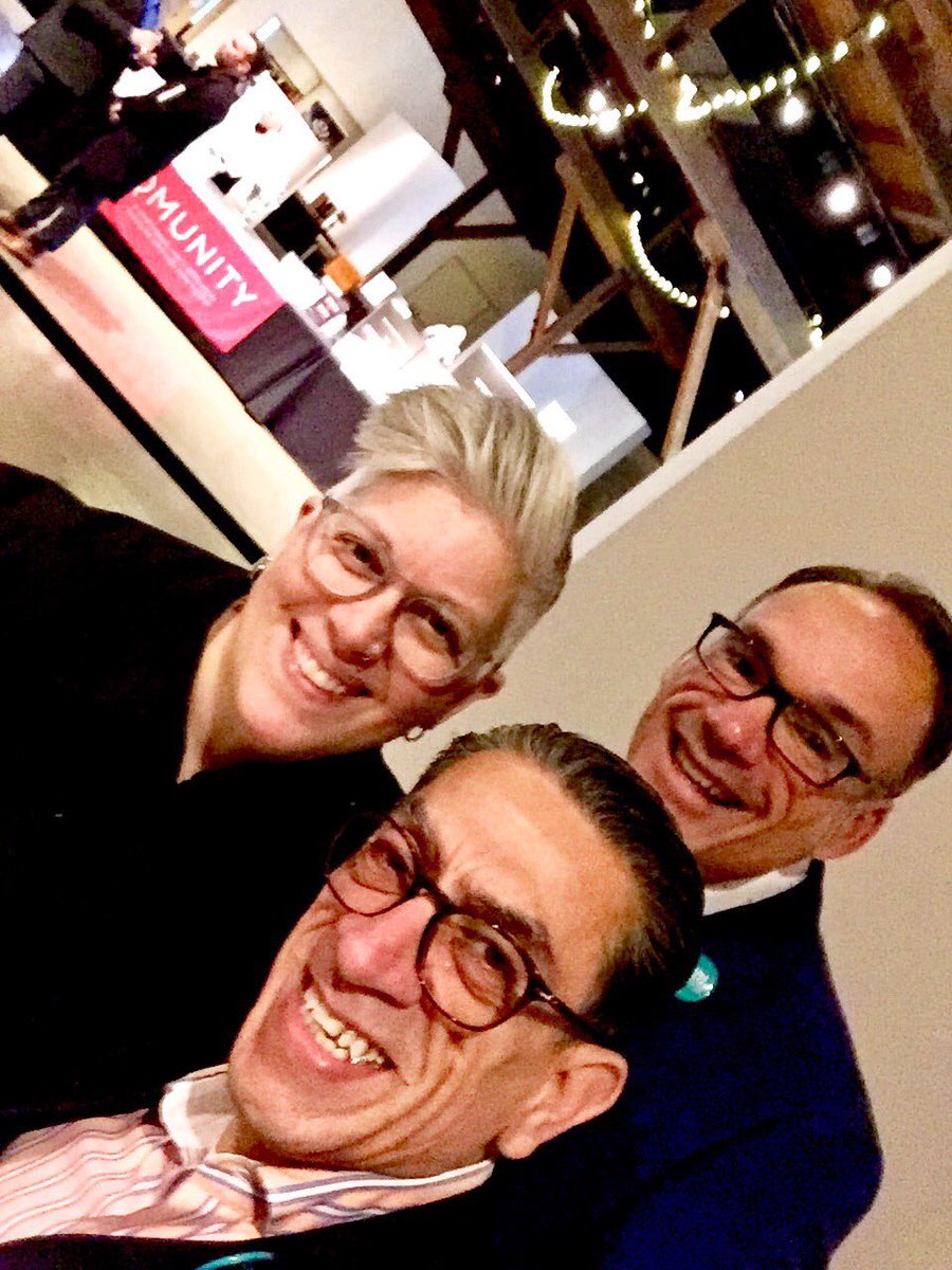 F_J_Barajas's tweet photo. #Excelente #fundraising #event #stacktherack for @QMUNITY #great #community #services for the #LGBTQ2+  @OsmelGuerra @ShaunaSylvester @KaseyReese https://t.co/flwXWZmWxT