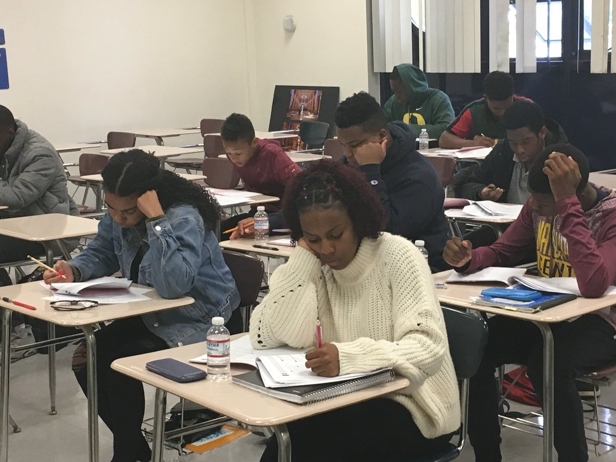 100BlackMenLA's tweet image. Our Young Black Scholars’ students in action.  Today’s workshop - PSAT/SAT Prep.  Thank you PJ Test Services (@pjtestprep) for facilitating the workshop for our students.   Thank you West Los Angeles College for hosting us.  #youngblackscholars #100bmoa @100BlackMenLA