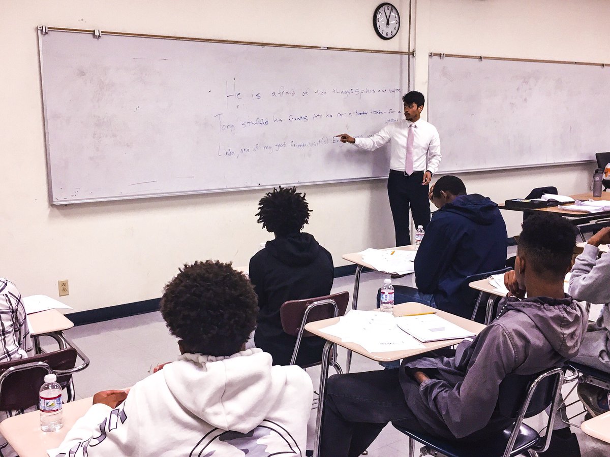 100BlackMenLA's tweet image. Our Young Black Scholars’ students in action.  Today’s workshop - PSAT/SAT Prep.  Thank you PJ Test Services (@pjtestprep) for facilitating the workshop for our students.   Thank you West Los Angeles College for hosting us.  #youngblackscholars #100bmoa @100BlackMenLA