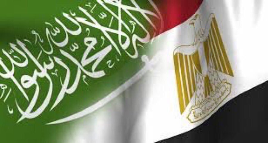 forty47west's tweet photo. انها السعوديه وسام شرف وعزه ورفعه..انها السعوديه عشقنا..وراكم وهنفضل وراكم حماك الله يابلد الحرمين🇸🇦🇸🇦🇪🇬🇪🇬.
رساله للمرتذقه اللي يمس حبه رمل من تراب المملكه اقسم بالله لنمسحو من علي الارض مسح #كلمه_لاعداء_مملكتنا_السعوديه https://t.co/qvng8OzBOU
