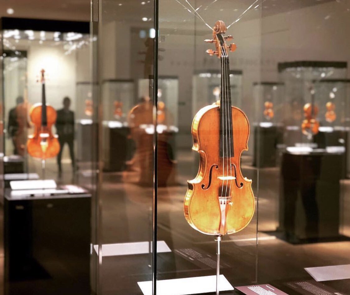 hitomi_cello's tweet photo. ストラディバリウス展最終日。

15時から、展示会最後の演奏させていただきます。

感謝と敬意をこめて。

@TSF_2018 https://t.co/xve0Rxrhnm