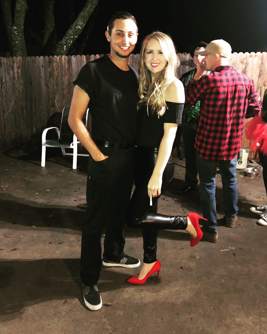 Baylorpaigee's tweet photo. I think dressing up for Halloween becomes more fun when you’re older 😏🖤 https://t.co/sZkFLnWfeR
