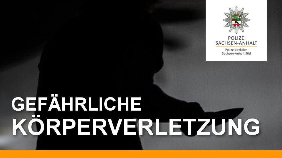 Polizei_HAL's tweet photo. GEFÄHRLICHE #KÖRPERVERLETZUNG
Am Samstag kam es in #Halle auf dem #Marktplatz nahe des Roten Turms zu einer tätlichen Auseinandersetzung mehrerer Personen, bei welcher eine #Gehhilfe und ein #Messer als Tatwerkzeuge eingesetzt wurden.
https://t.co/CnCK7IOazq https://t.co/4YuAV6cbGD