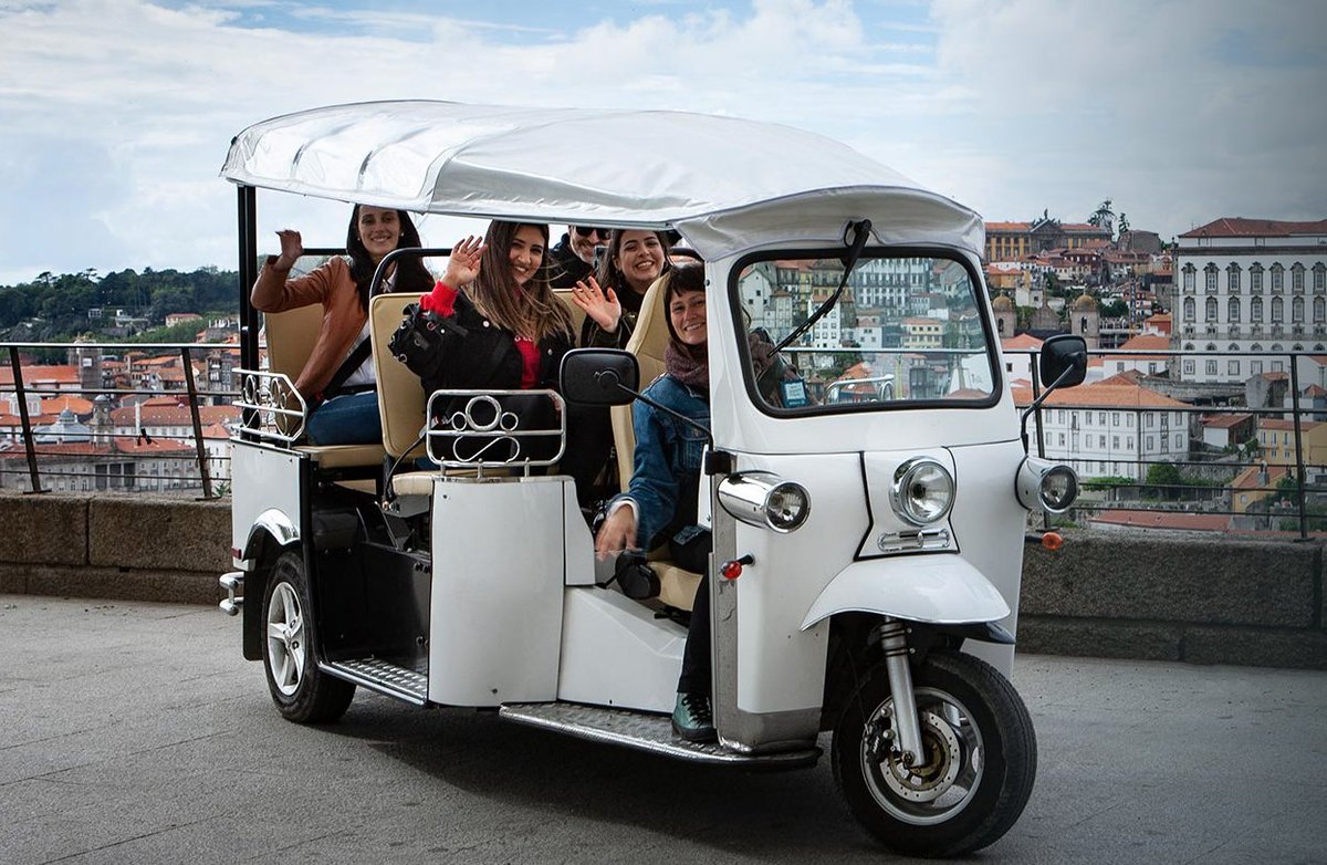 RecrePro's tweet image. Le tuk tuk 100% électrique. Le Limo GT est conçu pour transporter 6 personnes en tout confort.