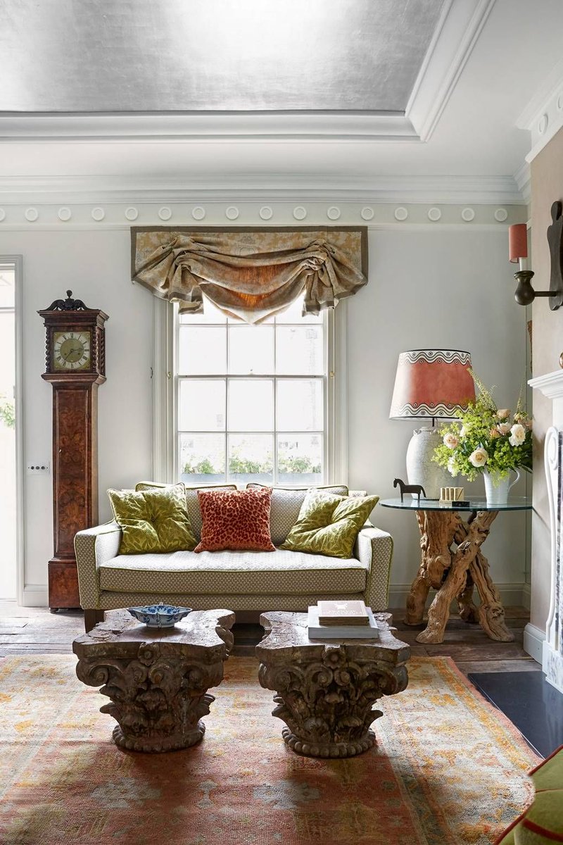 _houseandgarden's tweet photo. A charming home rich with inherited &amp; collected antiques. https://t.co/he86TNB1D0 https://t.co/U1mtbxpUvi
