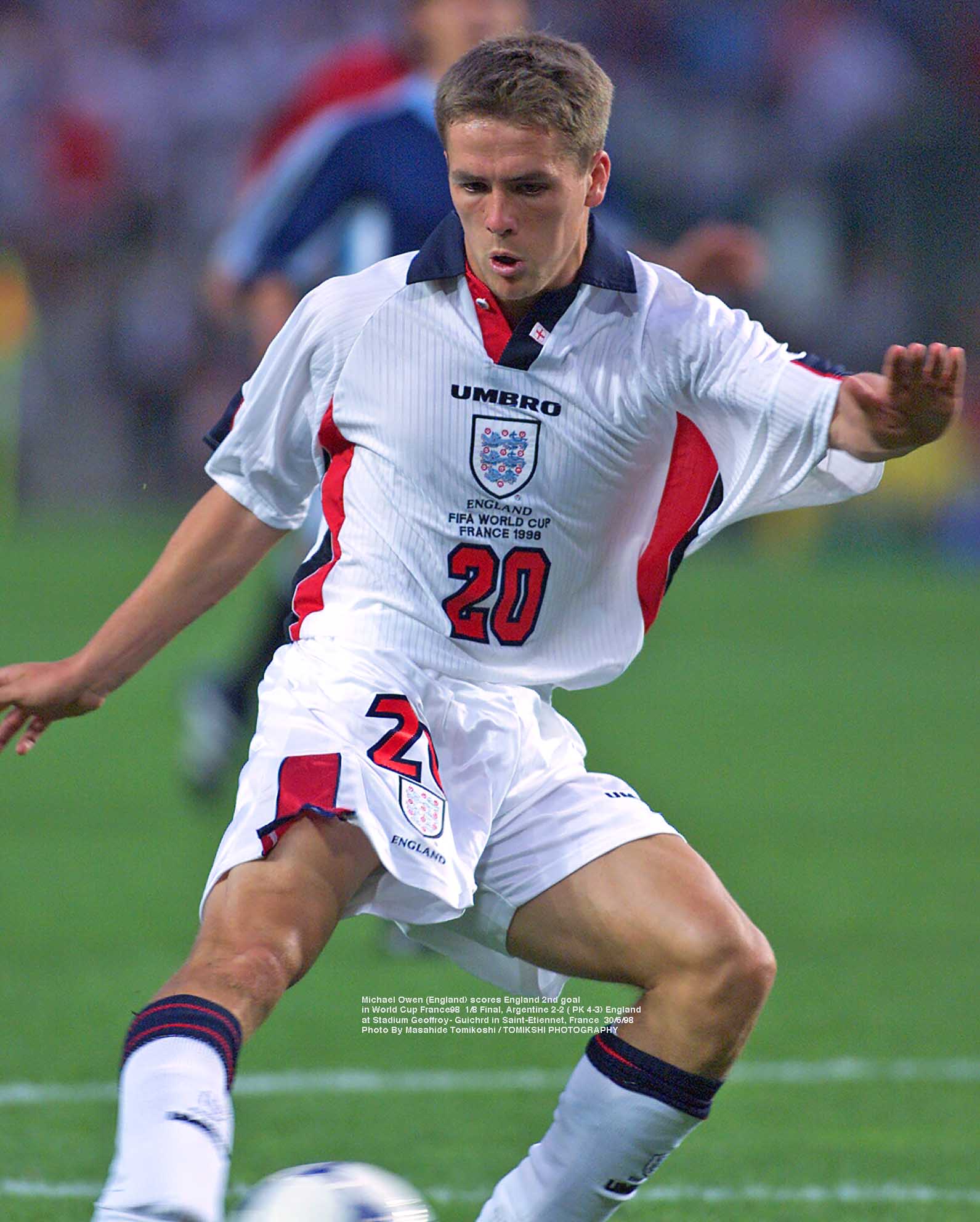 1998 イングランド代表OWEN 575-189.jpg