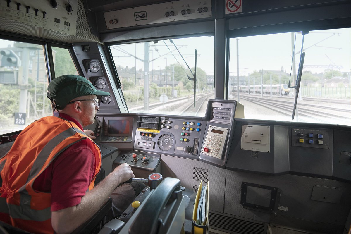 DBCargoUK's tweet photo. Interested in a #career in #rail? We are searching for qualified train drivers to join in Essex, North West, West London, Wiltshire, South & North Kent. Check out our careers site for more info #DBCargoUK #recruitment #firstchoiceforrailfreight #railweek https://t.co/6JgkzjSa23 https://t.co/XrvPfbTA5R
